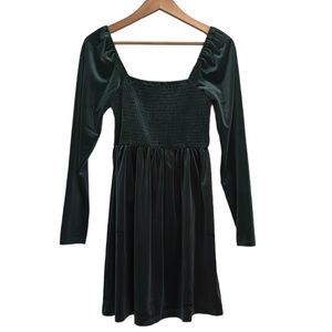NWT! Gap velvet dress. Perfect for holidays 🎄